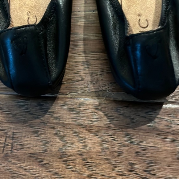 Vionic Spark Zelda Ballet Flats with Faux Snakeskin Bow - Picture 5 of 6